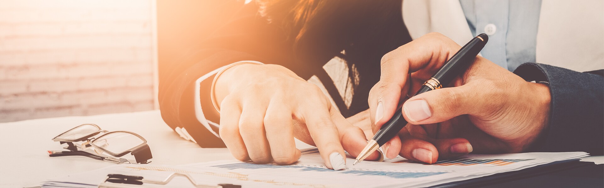contracts-banner